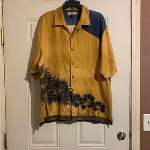 Tommy Bahama New no toga, Yellow and Blue Palms Design Button-Up Shirt